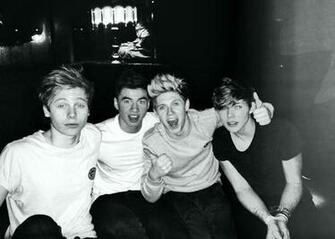 5sos Wallpaper Black And White Lukehemmings Ashtonirwin