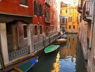 Small Alley In Venice Wallpaper Freshwallpaper