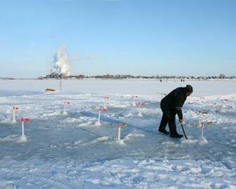 P Che Sur Glace Ice Fishing Computer Wallpaper