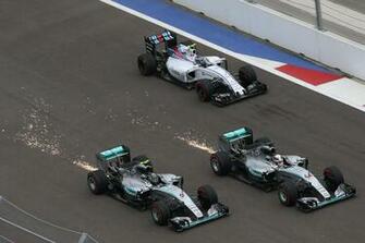 Mercedes W08 Wallpaper