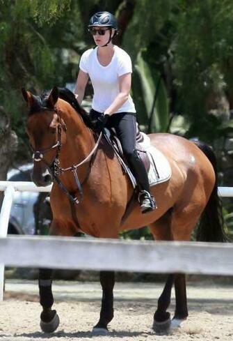 Kaley Cuoco Sweeting Photos Riding A Horse At