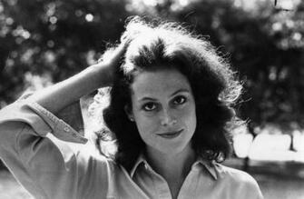 Sigourney Weaver Image HD Wallpaper And