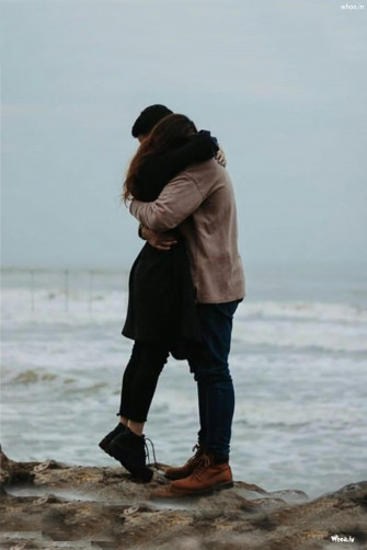 Cute Couple Hug Wallpaper For Mobile