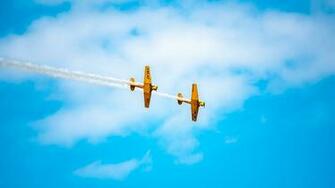 Wallpaper Airplanes Airshow Trick Sky Smoke