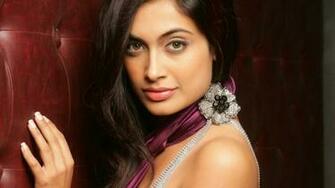 Hot Sarah Jane Dias Wallpaper Cute