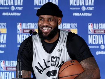 Nba All Star Lebron S Game Winner And Hug With Michael
