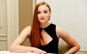 Sophie Turner Women Redhead Boobs HD Wallpaper