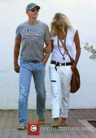 Elle Macpherson Galeri