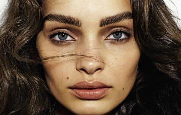 Luma Grothe Face Wallpaper
