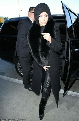March Pictures Kim Kardashian Wallpaper