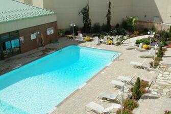 Holiday Inn Express Outdoor Pool Desktop Background For HD