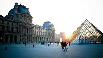 Louvre Wallpaper