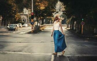 Girl City Mood Wallpaper
