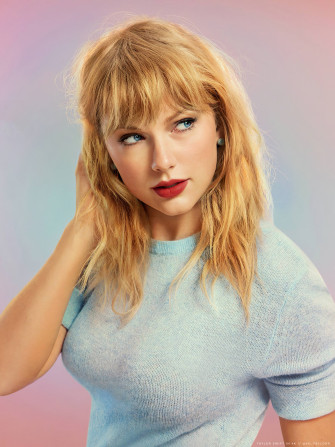 Taylor Swift In 4k On X Apple Music Ad Mobile And