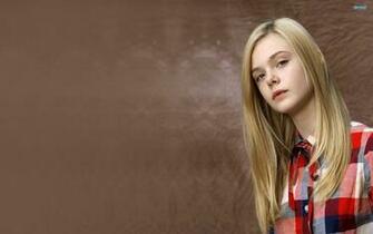 Elle Fanning Wallpaper