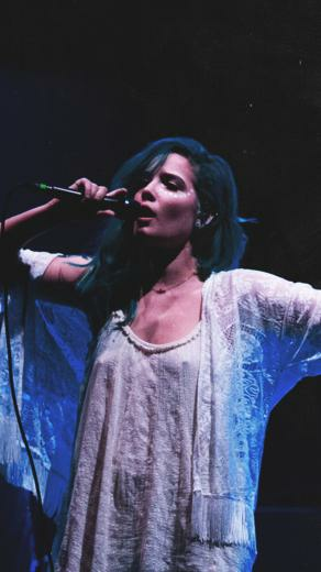 Halsey iPhone Lockscreen Wallpaper Lockscreens