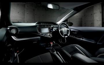 Toyota Aqua G Sports Concept Interior