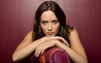 Emily Blunt Wallpaper
