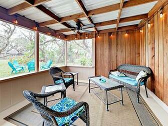 Updated 2br W Lanai Fire Pit Grill Minute Drive To