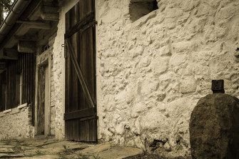 Farmhouse Desktop Wallpaper