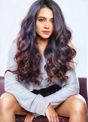 Zara Noor Abbas Hot Photos Wallpaper Image Pics HD Navel Queens