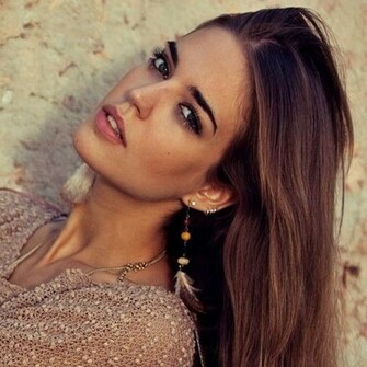 Clara Alonso Makeup HD Wallpaper For Samsung Galaxy