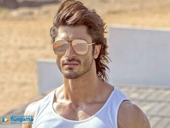 Vidyut Jammwal Wallpaper Bollywood Hungama