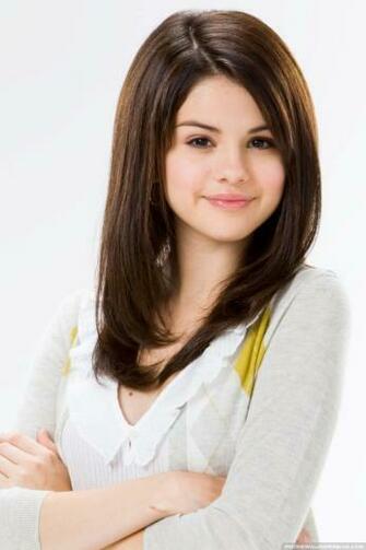 Selena Gomez HD Wallpaper