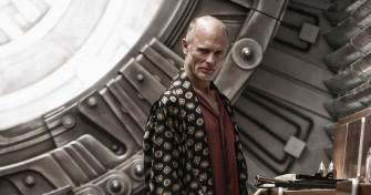Ed Harris Engineers A Mysterious Leader In Snowpiercer