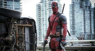 Reynolds As Wade Wilson Deadpool Live HD Wallpaper