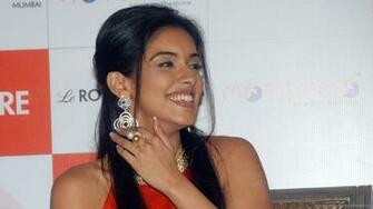 Asin Thottumkal Laughing Wallpaper