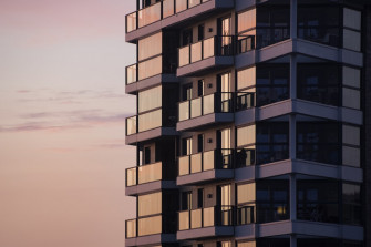 Apartment Building Pictures HD Image On