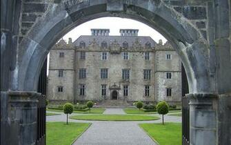 Wallpaper European Castle Scenery