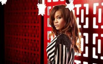 Robyn Rihanna Fenty Pretty Widescreen Wallpaper Wide Net