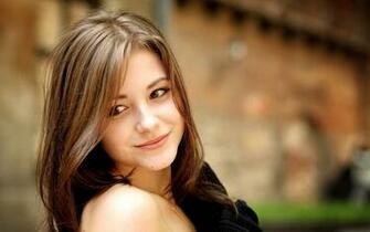 Cute Girl Wallpaper HD Collection