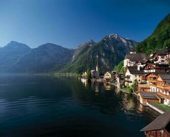 Summer Lake Beach Town Houses Mountains Forest Wallpaper