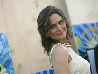 Emily Deschanel Dra Image Bones Wallpaper