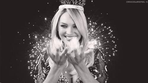 Happy New Year Animated Wishes From Hot Victoria Secret