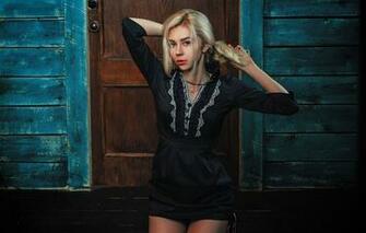 Wallpaper Look Pose Hair Girl Dress Blonde Sitting Sasha