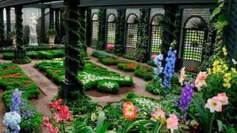 Flowers Garden Ivy Pillars Vines Wallpaper