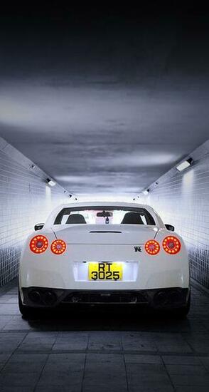 White Nissan Gtr iPhone Parallax Wallpaper