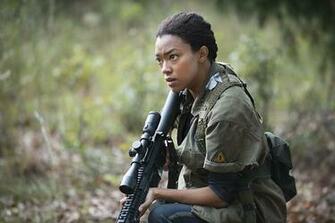 Image The Walking Dead Tv Sniper Rifle Sonequa Martin Green Sasha