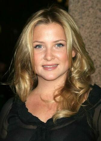 Jessica Capshaw HD Desktop Wallpaper