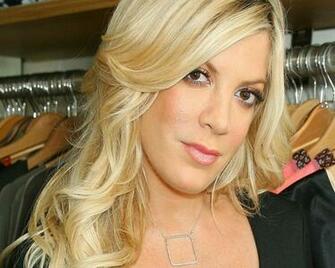 Tori Spelling Face Wallpaper