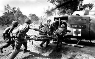 Vietnam War Wallpaper Helicopter Soldiers Save The Brave