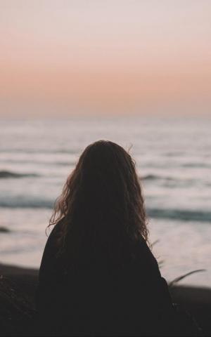 Wallpaper Alone Girl Silhouette Beach Dark HD