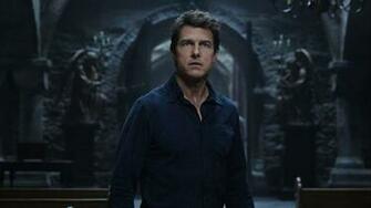 Tom Cruise In Movie Photo Wallpaper Gallery