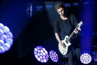 Luke Hemmings Wallpaper Imgkid The Image Kid