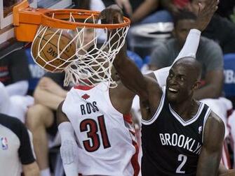 Kevin Garnett Dunking Forward