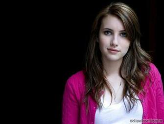 Beautiful Emma Roberts Hollywood Actress Desktop Wallpaper